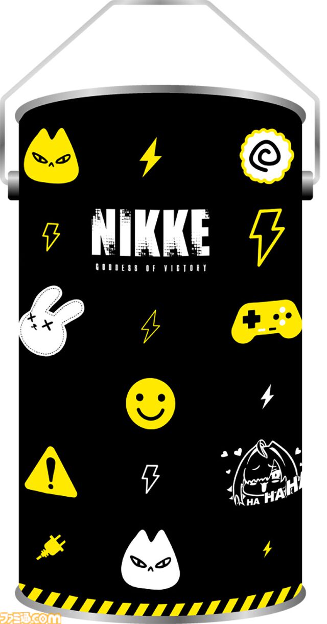 『NIKKE』エレグの描き下ろしイラストをデスクマット＆ジオラマがエビテン限定で登場。PCクッションや限定Tシャツ、アリスのヘッドホンがラインアップ