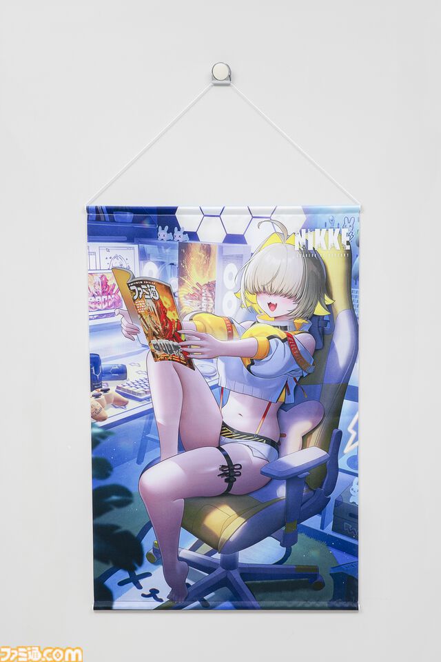 『NIKKE』エレグの描き下ろしイラストをデスクマット＆ジオラマがエビテン限定で登場。PCクッションや限定Tシャツ、アリスのヘッドホンがラインアップ