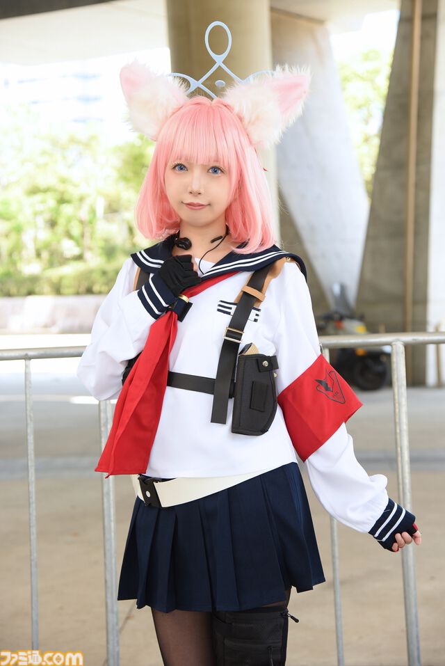 【コスプレ】『NIKKE』ロザンナのポーズにたじろぐ。『ドラクエ4』マーニャとミネア、『ドリームクラブ』『ブルアカ』ときて、『怪獣8号』の迫力がすごい【ニコニコ超会議2024】