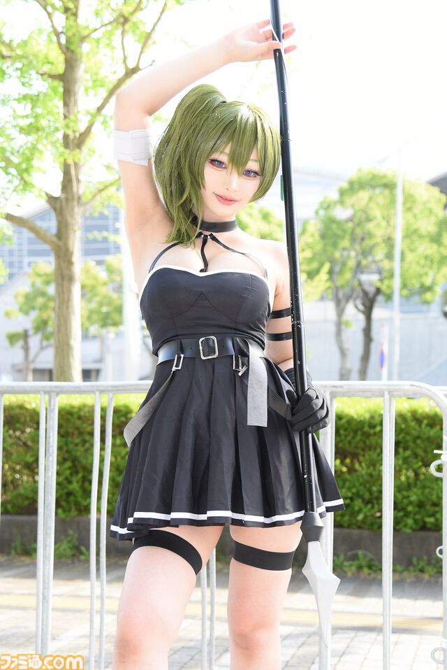 【コスプレ】『NIKKE』ロザンナのポーズにたじろぐ。『ドラクエ4』マーニャとミネア、『ドリームクラブ』『ブルアカ』ときて、『怪獣8号』の迫力がすごい【ニコニコ超会議2024】