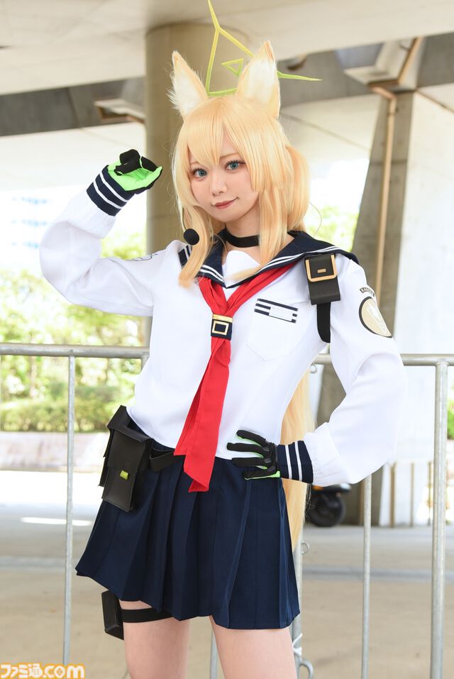 【コスプレ】『NIKKE』ロザンナのポーズにたじろぐ。『ドラクエ4』マーニャとミネア、『ドリームクラブ』『ブルアカ』ときて、『怪獣8号』の迫力がすごい【ニコニコ超会議2024】