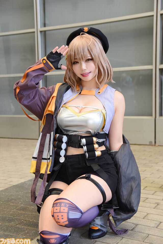 【コスプレ】『NIKKE』ロザンナのポーズにたじろぐ。『ドラクエ4』マーニャとミネア、『ドリームクラブ』『ブルアカ』ときて、『怪獣8号』の迫力がすごい【ニコニコ超会議2024】