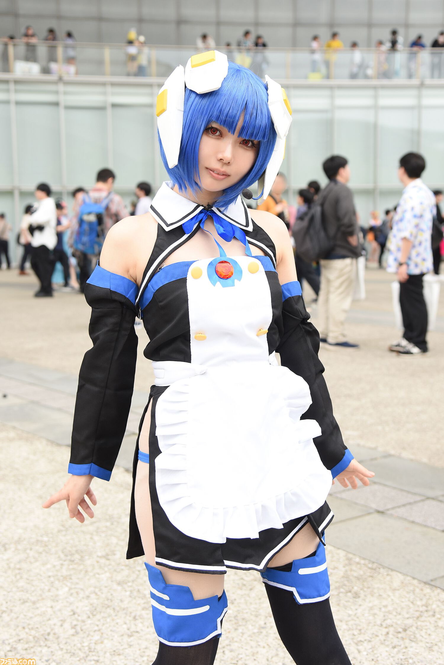 【コスプレ】『NIKKE』ロザンナのポーズにたじろぐ。『ドラクエ4』マーニャとミネア、『ドリームクラブ』『ブルアカ』ときて、『怪獣8号』の迫力がすごい【ニコニコ超会議2024】