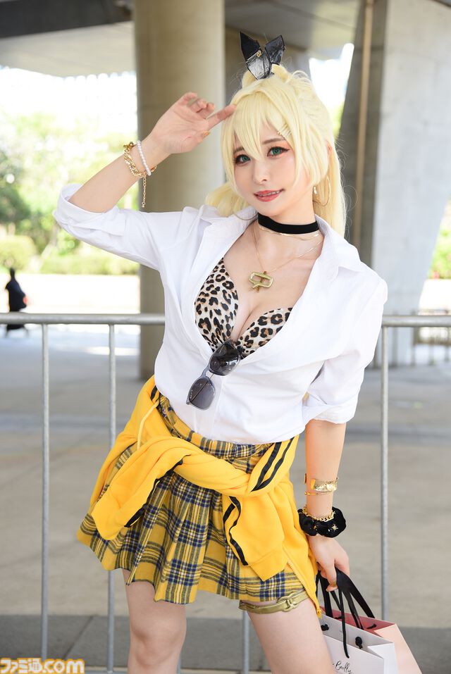 【コスプレ】『NIKKE』ロザンナのポーズにたじろぐ。『ドラクエ4』マーニャとミネア、『ドリームクラブ』『ブルアカ』ときて、『怪獣8号』の迫力がすごい【ニコニコ超会議2024】