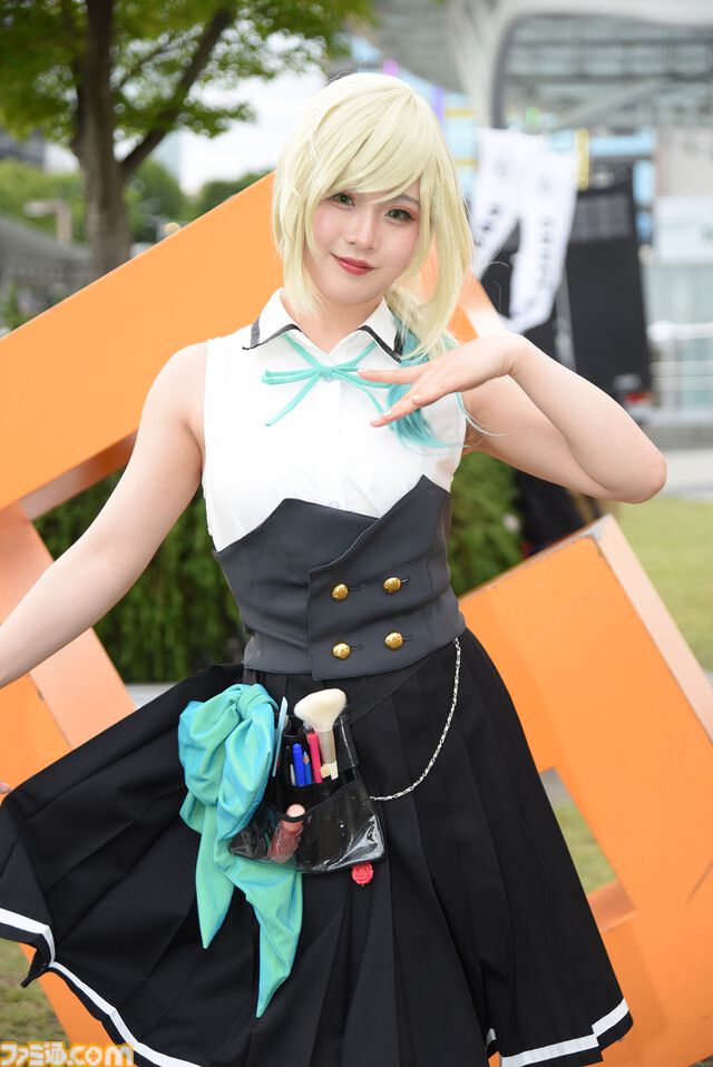 【コスプレ】『ガンダム ジークアクス』人間サイズの“赤いガンダム”やシャリア・ブル、『逆転裁判』ヒロイン、バニー衣装の『ダンガンロンパ』江ノ島盾子らも参戦！ 初開催の“コスサミパーティー”を沸かせたコスプレイヤーたち