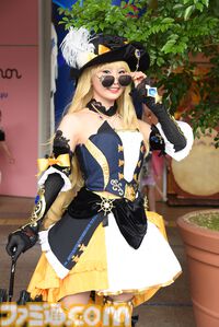 【コスプレ】『ガンダム ジークアクス』赤いガンダムやシャリア・ブル、『ダンガンロンパ』江ノ島盾子バニーらも参戦！ “コスサミパーティー”を沸かせたコスプレイヤーたち