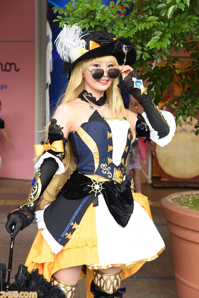【コスプレ】『ガンダム ジークアクス』赤いガンダムやシャリア・ブル、『ダンガンロンパ』江ノ島盾子バニーらも参戦！ “コスサミパーティー”を沸かせたコスプレイヤーたち