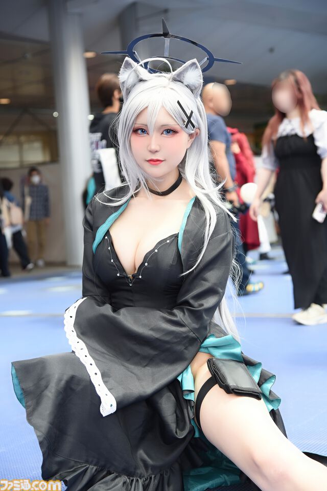 【コスプレ】『ガンダム ジークアクス』人間サイズの“赤いガンダム”やシャリア・ブル、『逆転裁判』ヒロイン、バニー衣装の『ダンガンロンパ』江ノ島盾子らも参戦！ 初開催の“コスサミパーティー”を沸かせたコスプレイヤーたち