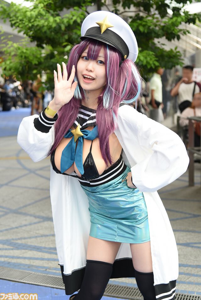【コスプレ】『ガンダム ジークアクス』人間サイズの“赤いガンダム”やシャリア・ブル、『逆転裁判』ヒロイン、バニー衣装の『ダンガンロンパ』江ノ島盾子らも参戦！ 初開催の“コスサミパーティー”を沸かせたコスプレイヤーたち