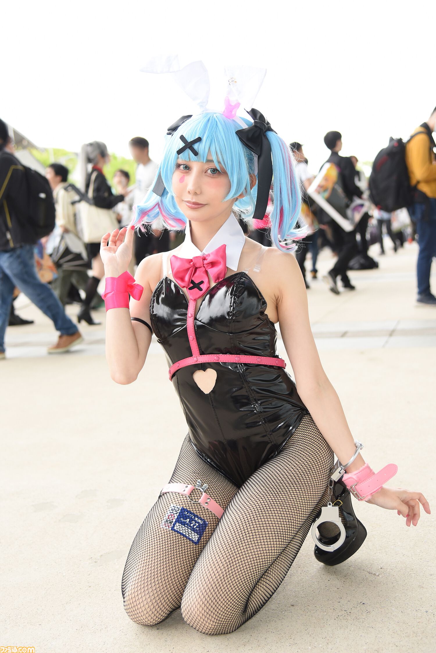 初音ミク コスプレ ラビットホール フルセット Amazon.co.jp: ウィッグ追加可 初音ミク ラビットホール