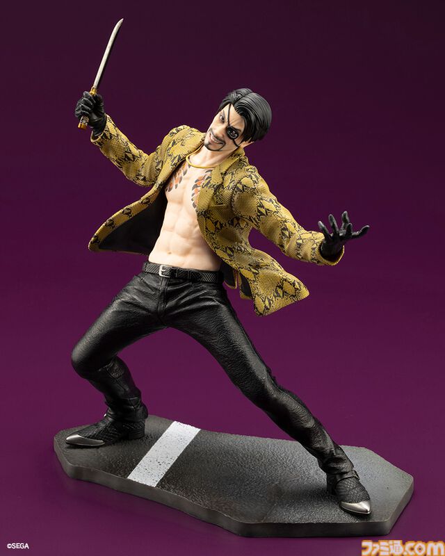 『龍が如く』真島吾朗の1/6スケールフィギュアが登場。大迫力の狂気溢れる戦闘シーンを再現。セガストア特典として東城会本部の布ポスターが付属する