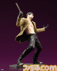 『龍が如く』真島吾朗の1/6スケールフィギュアが登場。大迫力の狂気溢れる戦闘シーンを再現。セガストア特典として東城会本部の布ポスターが付属する