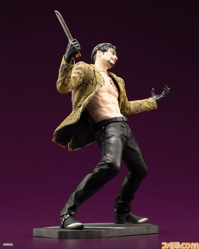 『龍が如く』真島吾朗の1/6スケールフィギュアが登場。大迫力の狂気溢れる戦闘シーンを再現。セガストア特典として東城会本部の布ポスターが付属する
