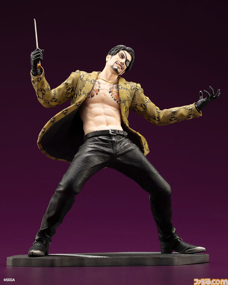 『龍が如く』真島吾朗の1/6スケールフィギュアが登場。大迫力の狂気溢れる戦闘シーンを再現。セガストア特典として東城会本部の布ポスターが付属する
