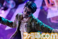 『龍が如く』真島吾朗の1/6スケールフィギュアが登場。大迫力の狂気溢れる戦闘シーンを再現。セガストア特典として東城会本部の布ポスターが付属する