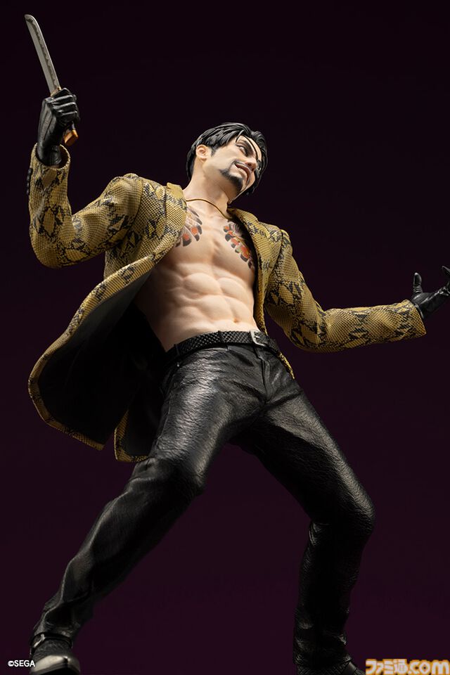 『龍が如く』真島吾朗の1/6スケールフィギュアが登場。大迫力の狂気溢れる戦闘シーンを再現。セガストア特典として東城会本部の布ポスターが付属する