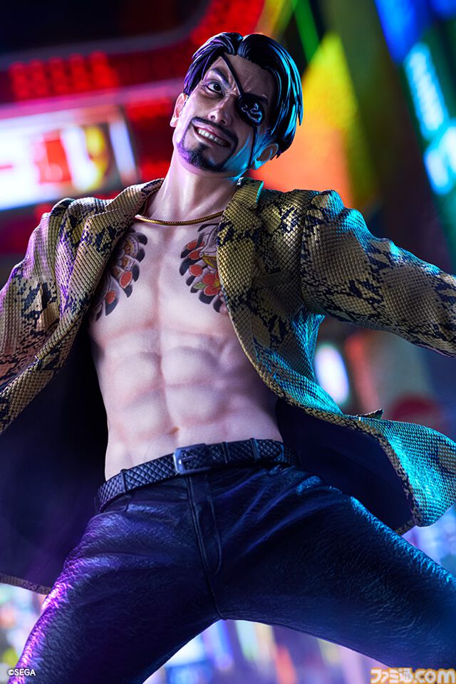 『龍が如く』真島吾朗の1/6スケールフィギュアが登場。大迫力の狂気溢れる戦闘シーンを再現。セガストア特典として東城会本部の布ポスターが付属する