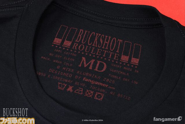 『バックショットルーレット』ディーラーがデザインされた“運が悪いなTシャツ”が登場。同時発売のピンバッジもクールなデザイン