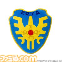 『ドラゴンクエスト』ロトの装備がぬいぐるみになって登場。かぶれる兜や剣、盾で勇者になりきれる。HD-2D版ロト三部作のタペストリーも