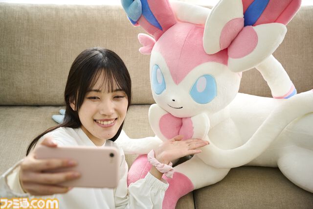 【ポケモン】ニンフィア・リーフィア・グレイシアの等身大ぬいぐるみが本日（6/20）から受注開始。寝そべってリラックスした姿がかわいい