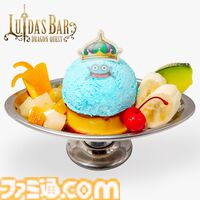 『ドラクエ』食べるコマンドを選びたくなる“はぐレモンのオムライス”などの新メニューが“純喫茶スライム”に追加。喫茶グラスやコースターなども登場