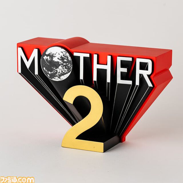 『MOTHER2』どせいさんのパタパタ時計が登場。ビッグなタイトルロゴフィギュアとともに7月17日よりオンライン先行販売が開始