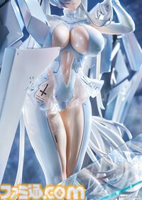 『NIKKE』シンデレラの1/7スケールフィギュアが2026年8月に発売。儚げな表情と美しい立ち姿、大胆な衣装、専用武器を再現。エビテン限定特典はディスプレイクロス