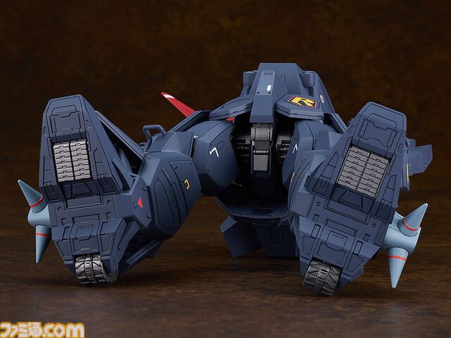 『装甲騎兵ボトムズ』ブラッドサッカーのプラモデルが登場。コックピットも再現され、付属のイプシロンのフィギュアと合わせて飾れる