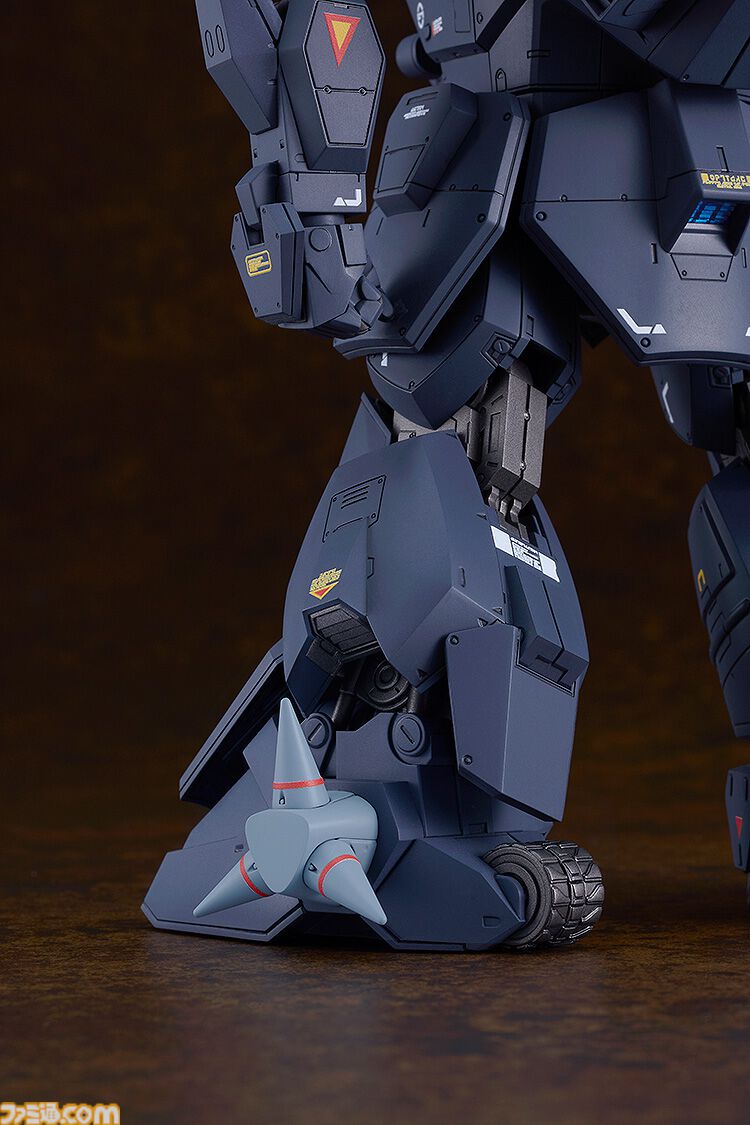 装甲騎兵ボトムズ』ブラッドサッカーのプラモデルが登場。コックピット