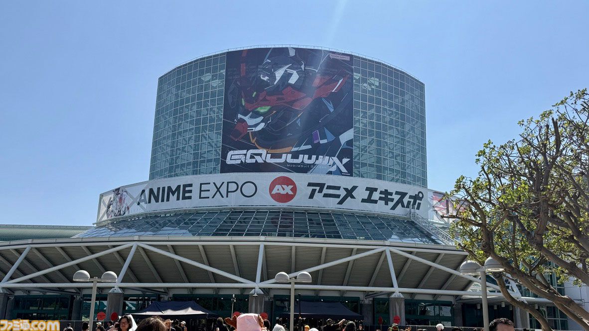 『ガンダム ジークアクス』シャリア・ブルはロサンゼルス現地でも大盛り上がり。鶴巻監督が描きたかったニュータイプを語る。アニメエキスポ2025イベントレポ