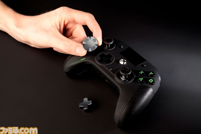 カスタマイズ用液晶画面が付いたXbox/PC⽤コントローラーが本日（7/10）発売。有線・無線ともに低遅延。FPS特化の入力機能付き