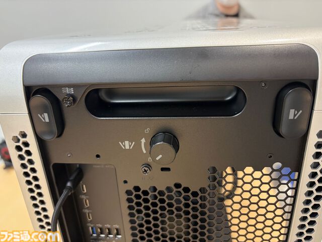 RTX50シリーズ搭載のAlienwareハイエンドゲーミングデスクトップPC“Area-51”の存在感がすさまじい。大型ファンは静音性バッチリで排熱性能も◎