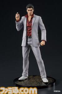 『龍が如く』秋山駿のスタチューフィギュアが11月発売。大金が舞い散るミレニアムタワーの屏風がセガストア特典として付属。桐生フィギュアも再販決定