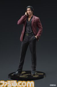 『龍が如く』秋山駿のスタチューフィギュアが11月発売。大金が舞い散るミレニアムタワーの屏風がセガストア特典として付属。桐生フィギュアも再販決定