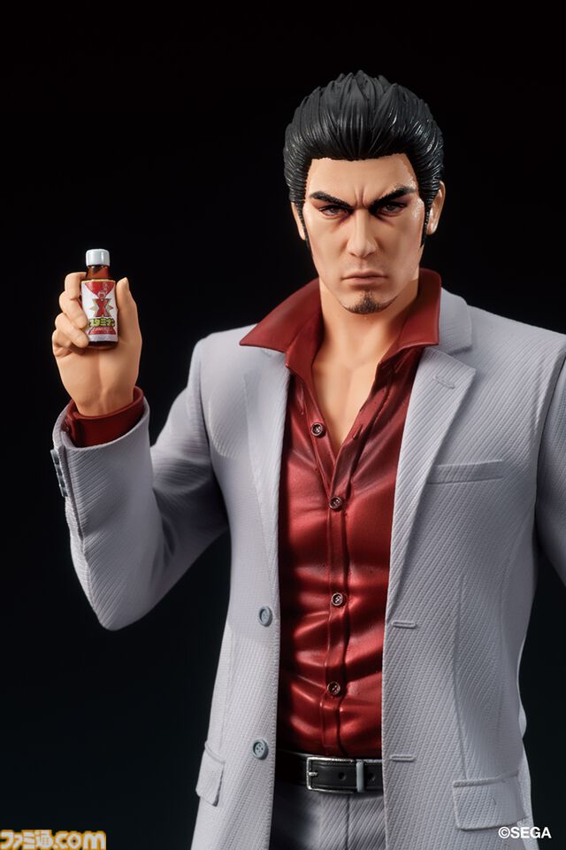 『龍が如く』秋山駿のスタチューフィギュアが11月発売。大金が舞い散るミレニアムタワーの屏風がセガストア特典として付属。桐生フィギュアも再販決定