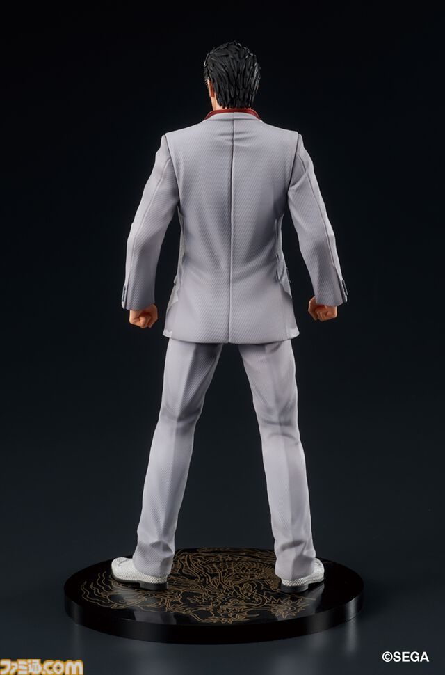 『龍が如く』秋山駿のスタチューフィギュアが11月発売。大金が舞い散るミレニアムタワーの屏風がセガストア特典として付属。桐生フィギュアも再販決定