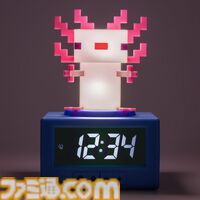 『マイクラ』光るウーパールーパーの目覚まし時計が8月上旬に発売。お金を守るオオカミの貯金箱も11月下旬より登場。ちょこんとした姿がかわいい