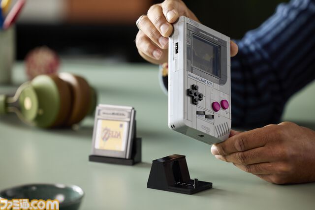 初代ゲームボーイを実物に近いスケールで再現した大人向けレゴが10月1日に発売。7月25日より予約開始、『ゼルダの伝説 夢をみる島』『スーパーマリオランド』も付属