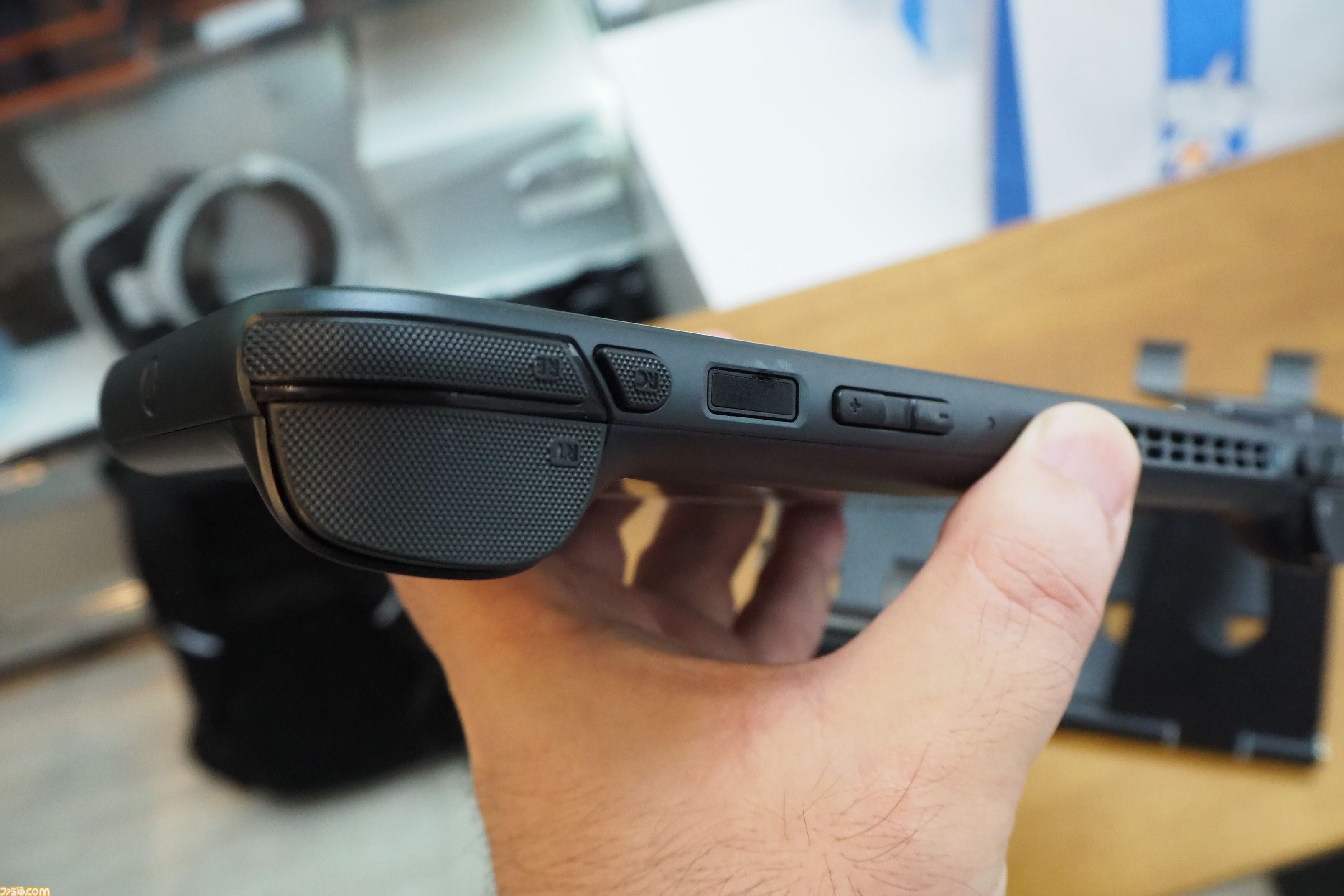 ハンドヘルドタイプのAndroidゲーミングデバイス“AYANEO POCKET S2”が9月下旬発売に。大容量バッテリーだから3Dのゲームもたっぷり遊べる
