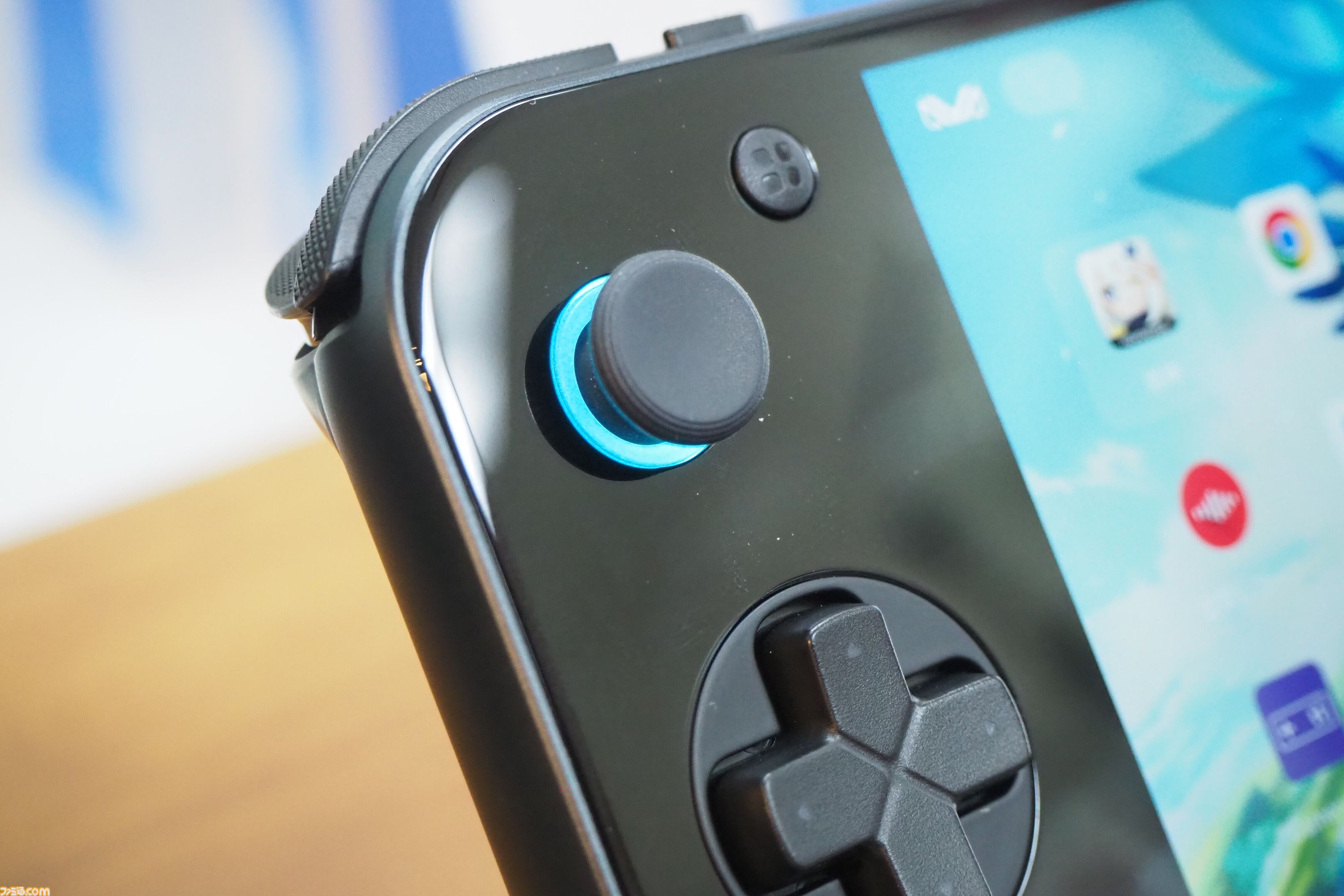 ハンドヘルドタイプのAndroidゲーミングデバイス“AYANEO POCKET S2”が9月下旬発売に。大容量バッテリーだから3Dのゲームもたっぷり遊べる