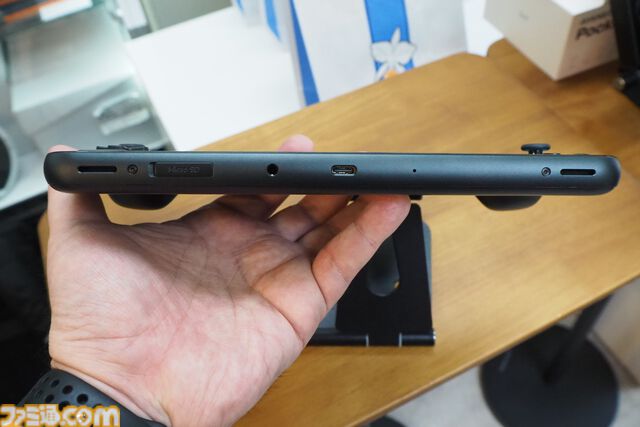 ハンドヘルドタイプのAndroidゲーミングデバイス“AYANEO POCKET S2”が9月下旬発売に。大容量バッテリーだから3Dのゲームもたっぷり遊べる