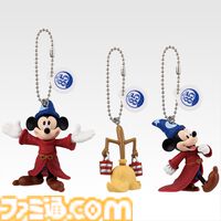 ディズニー映画『ファンタジア』一番くじが本日（8/8）発売。ほうきのミニフィギュアチャームがかわいい。『蒸気船ウィリー』のグッズも登場