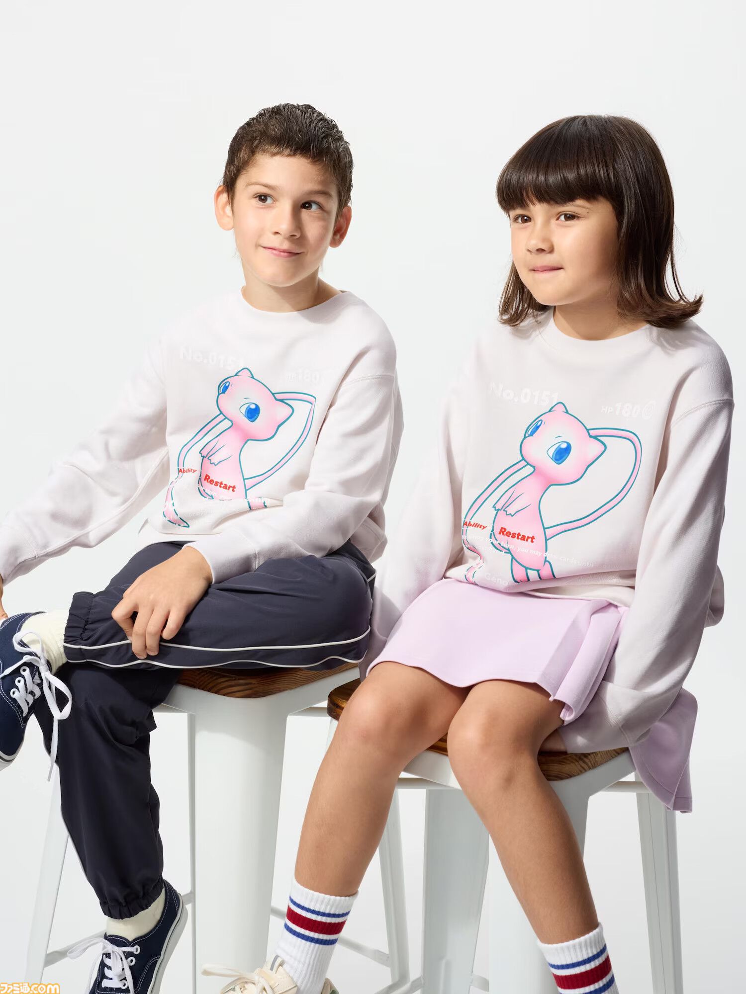 『ポケカ』『ポケポケ』カードイラストを使用したUTコラボアパレル本日（8/11）発売。歴代“ピカチュウ”コラージュTシャツや“イーブイ”スウェットなど