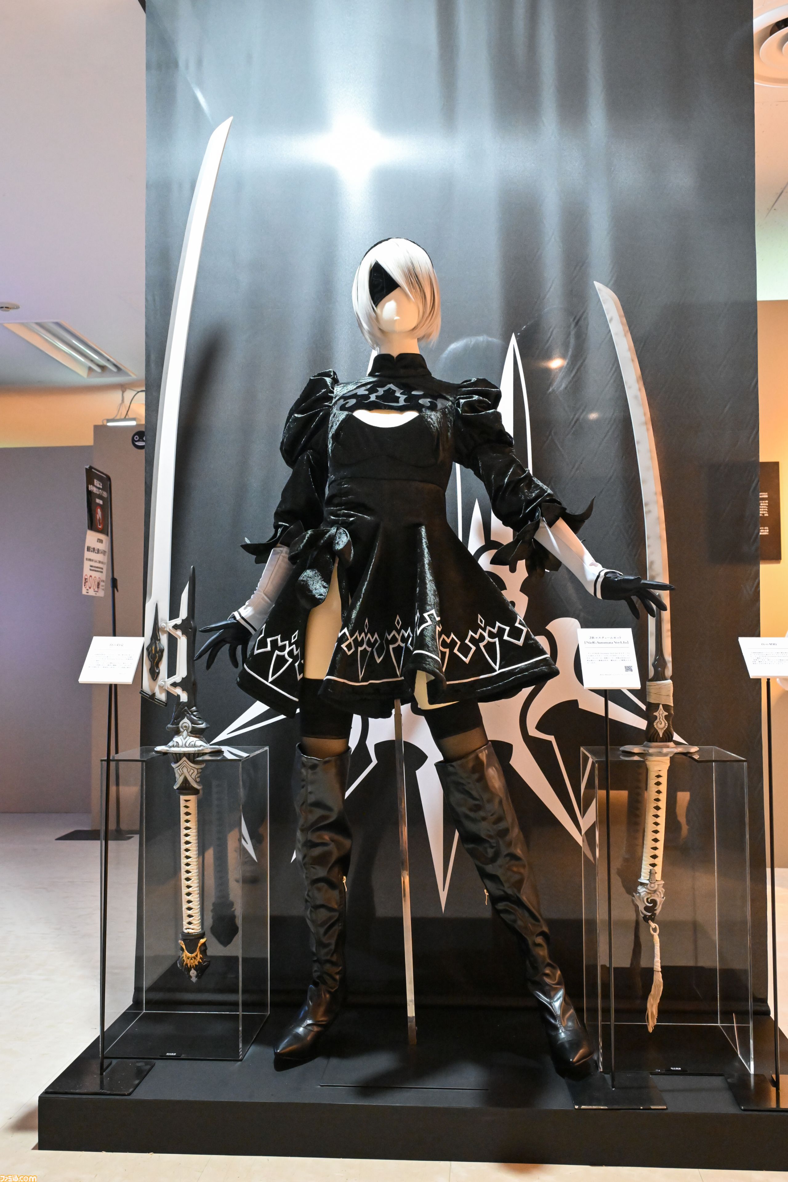 ネタバレ注意】『NieR』シリーズ15周年展覧会が開幕！ 等身大2B