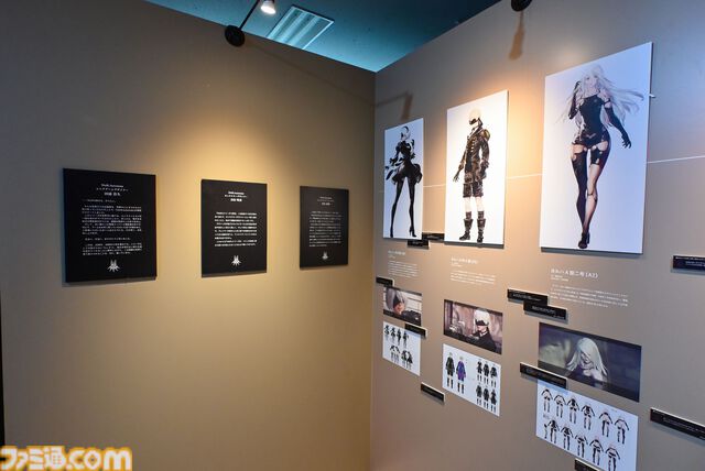 【ネタバレ注意】『NieR』シリーズ15周年展覧会が開幕！ 等身大2Bやママなどの立体物、思い出のシーンやセリフ、多数の関係者コメントなど、さまざまな形で作品の“記録”を展示。最後の“思い出の場所”は必見