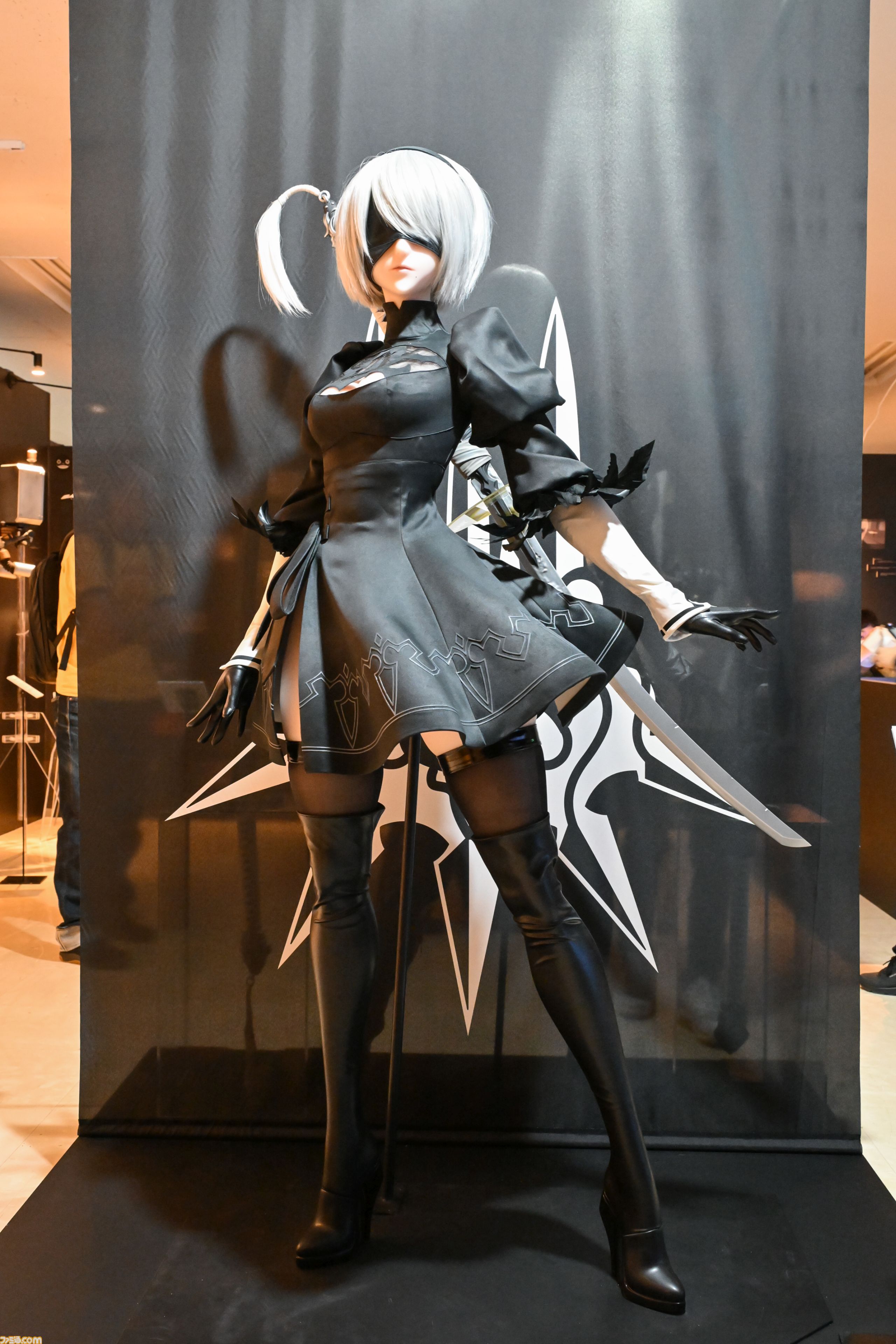 ネタバレ注意】『NieR』シリーズ15周年展覧会が開幕！ 等身大2B