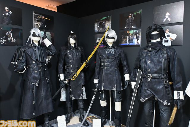 【ネタバレ注意】『NieR』シリーズ15周年展覧会が開幕！ 等身大2Bやママなどの立体物、思い出のシーンやセリフ、多数の関係者コメントなど、さまざまな形で作品の“記録”を展示。最後の“思い出の場所”は必見