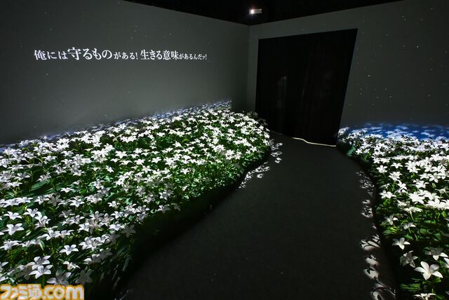 【ネタバレ注意】『NieR』シリーズ15周年展覧会が開幕！ 等身大2Bやママなどの立体物、思い出のシーンやセリフ、多数の関係者コメントなど、さまざまな形で作品の“記録”を展示。最後の“思い出の場所”は必見