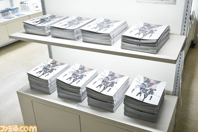 【ネタバレ注意】『NieR』シリーズ15周年展覧会が開幕！ 等身大2Bやママなどの立体物、思い出のシーンやセリフ、多数の関係者コメントなど、さまざまな形で作品の“記録”を展示。最後の“思い出の場所”は必見