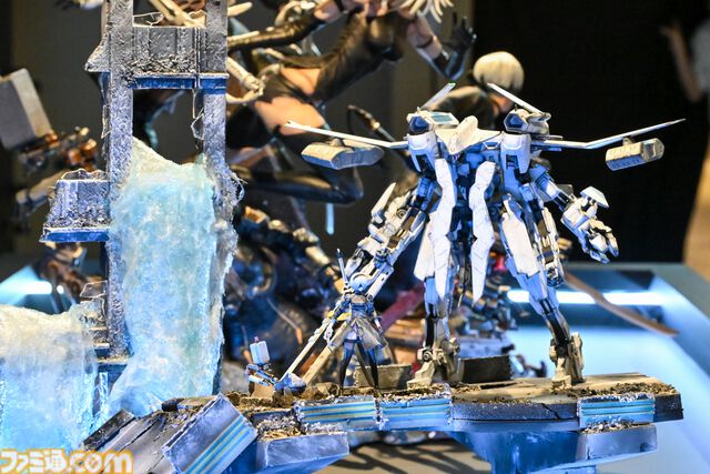 【ネタバレ注意】『NieR』シリーズ15周年展覧会が開幕！ 等身大2Bやママなどの立体物、思い出のシーンやセリフ、多数の関係者コメントなど、さまざまな形で作品の“記録”を展示。最後の“思い出の場所”は必見